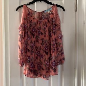 NEW! Beautiful top!